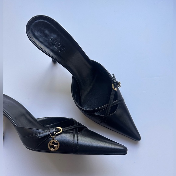 GUCCI vintage kitten heels ,GG gold charm. - Picture 2 of 12